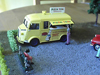 Diorama "Chevaux au près et Camion Pizza"