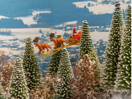 Personnages miniatures : Père Noël avec traineau - 1:87 HO - Noch 15924 - diorama.fr