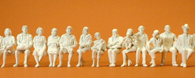 Preiser 63000 - 12 figurines assises à peindre 1:32