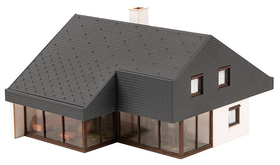 Maison d’architecte avec toit en panneaux HO 1:87 - Faller 130643