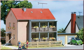 Maison miniature "2 familles"