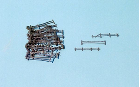 Accessoire miniature : Heki 3135 : Clôtures HO - 30 pièces