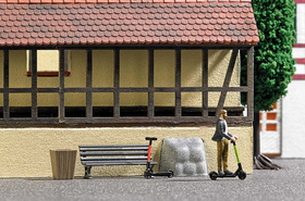 Décors miniatures : 2 Trottinettes électriques - 1:87 HO - Busch 07867 7867