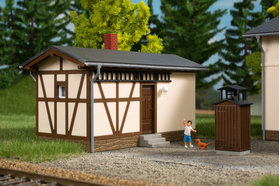 Bâtiment miniature : Maison du cheminot avec bâtiment latéral - 1:87 H0 - Auhagen 11457