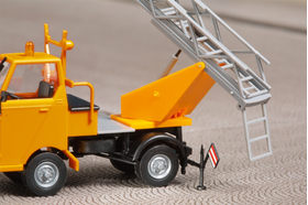 Véhicule miniature : Camion de pompiers avec échelle rotative Multicar M22 - 1:87 H0 - Auhagen 41656