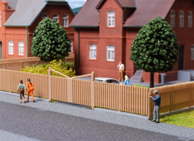 Palissade miniature en bois 84 cm - HO 1:87 - Kibri 38625