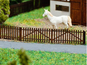 Clôture miniature en lattes de bois - Faller 272410