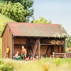 Décor miniature : Kit en découpe laser Grange de bois HO 9 cm x 6 cm et 5,6 cm de haut - Noch 66711
