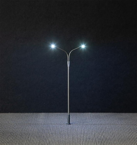 Éclairage miniature : Éclairage public LED, lampadaire, deux bras - Faller 180201