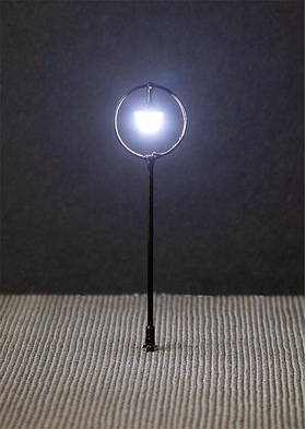 Éclairage miniature : Réverbère de parc LED, lampe boule suspendue - 1:87 HO - Faller 180205